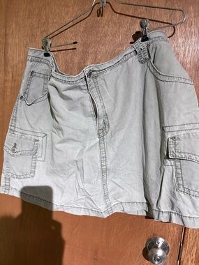 Faded Glory Light Green Utility Cargo Skort